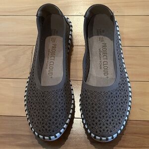 Women's Taupe Loafers with whisker stitching detail, size 6, very comfortable!